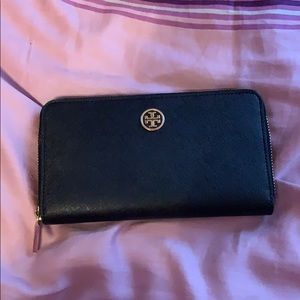 Tory Burch Robinson Zip Continental Wallet